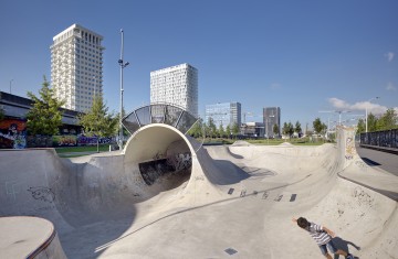 De bmx- en skatebowl in Park Spoor Noord